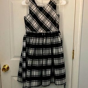 Black & white Super cute super stylish dress size/12 large in kids